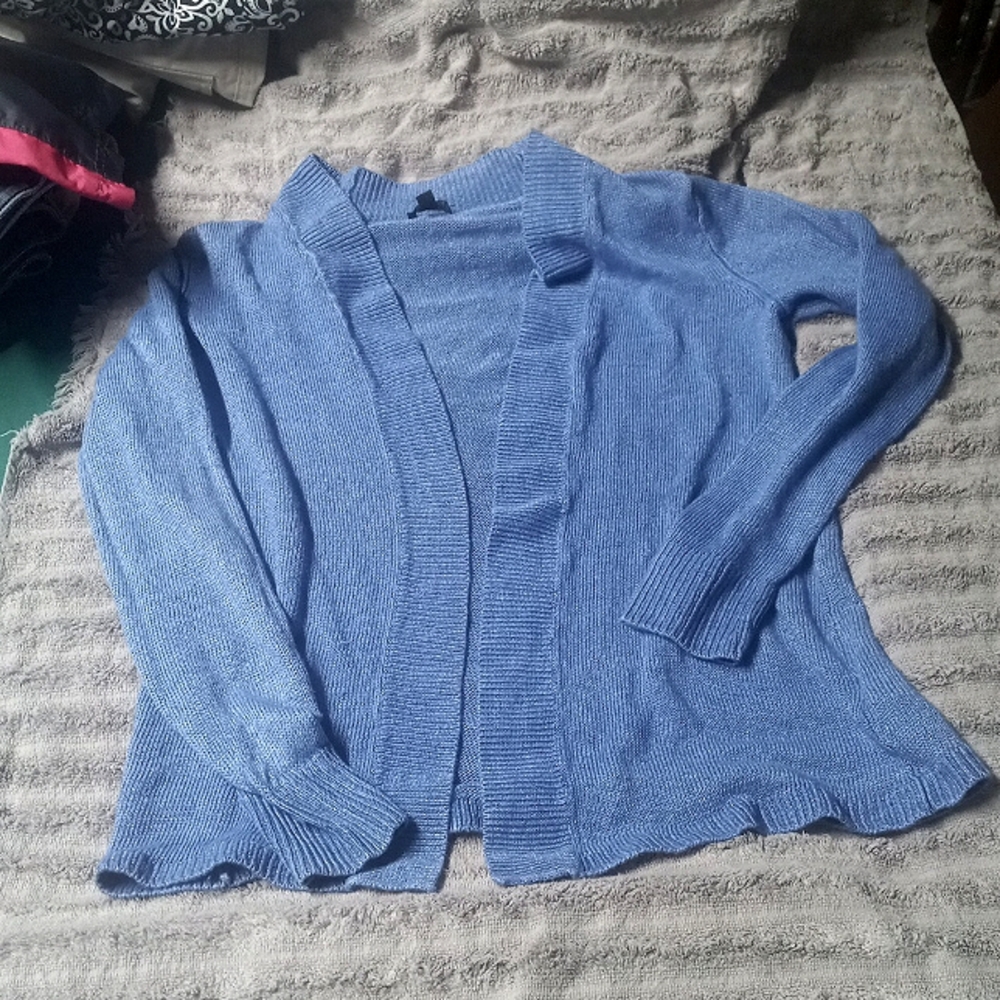 🏷3/$15 Cardigan Sweater